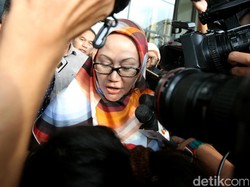 Akil Ditangkap, Atut Baiat Bawahan agar Tak Bocorkan Kasus Korupsi