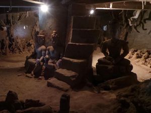 Melihat Gambaran Neraka dan Surga di Buddha Park, Laos