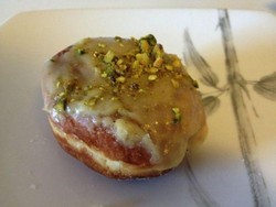 Donat Foie Gras dan Donat Basil, Varian Rasa Donat Unik (2)