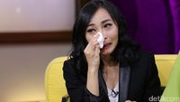 Rinni Wulandari, Calon Pengantin Kok Sedih?