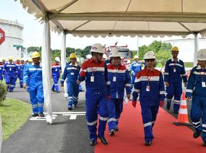 Jonan dan Rini Resmikan Proyek Pipa Minyak Kilang Balongan Rp 1,7 T