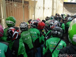 Tarif Ojek Online Ikut Diatur?