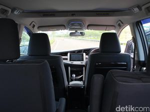 Pasangan Bukan Suami-Istri Dipergoki Polisi Beraksi Mesum di Mobil