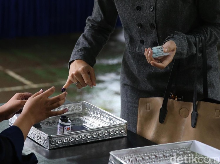 Cara Cepat Hilangkan Tinta Ungu Bekas Nyoblos Yang Nempel Di Mobil