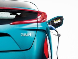Toyota Prius Jadi Raja Mobil Hybrid Sejagat Raya