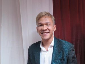Jordi Onsu Gelar Pesta Ultah di Lokasi Syuting Crazy Rich Asians