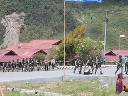 Anggota Polres Puncak Jaya Ditembaki Saat Kawal Surat Suara