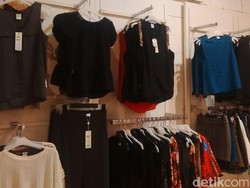 Baju Kerja Diskon 70% di Kuningan City, Blus Mulai dari Rp 150 Ribu