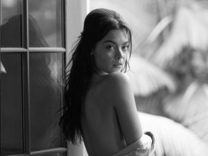 Aktris Harry Potter Pose Seduktif di Majalah Playboy