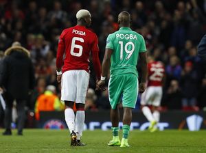 Adilnya Mama Pogba Saat Dukung Paul dan Florentin Adilnya Mama Pogba Saat Dukung Paul dan Florentin