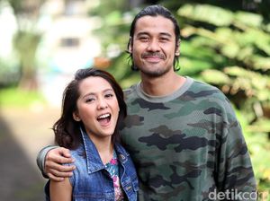 Beradegan Ciuman, Lala Karmela dan Chicco Jerikho Tak Canggung Beradegan Ciuman, Lala Karmela dan Chicco Jerikho Tak Canggung