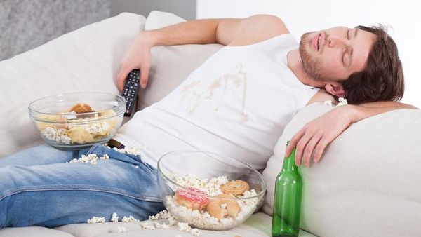 Ingat! Jangan Langsung Lakukan 6 Hal Ini Sesudah Makan Siang