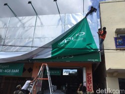 Satpol PP Banyuwangi Tertibkan Reklame Penunggak Pajak