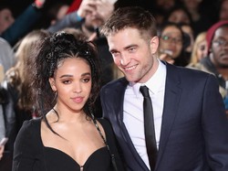 Dekat dengan Katy Perry, Robert Pattinson dan FKA Twigs Masih Pacaran