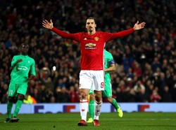 Tiga Gol Ibrahimovic Antar MU Lumat St Etienne