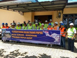 Menjajal Jalan Trans Papua dari Titik Nol di Kota Sorong