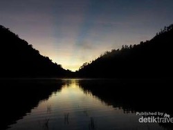 Menawannya Bidadari Pendamping Gunung Semeru