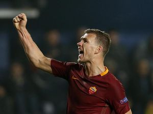 Sepasang Hat-trick yang Bikin Dzeko Ketagihan Terus Bikin Gol
