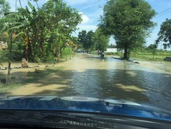 Jalur Brebes-Slawi via Jatibarang Dibuka, Masih Ada Titik Genangan
