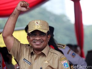 Sumarsono Pecat Lurah Pegadungan yang Tertangkap OTT