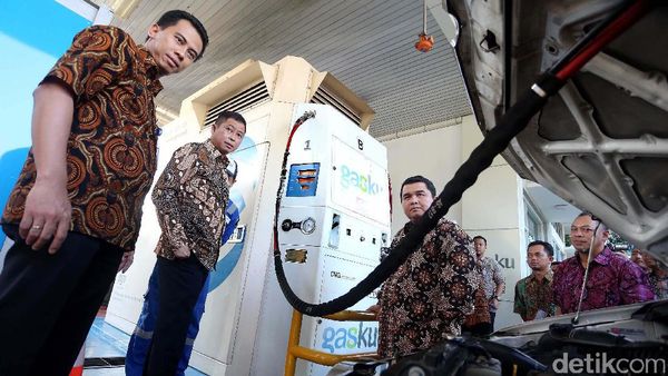 Menteri ESDM Ignasius Jonan Tinjau SPBG PGN