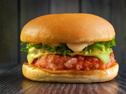 Yuk, Bikin Burger Udang yang Gurih Renyah!