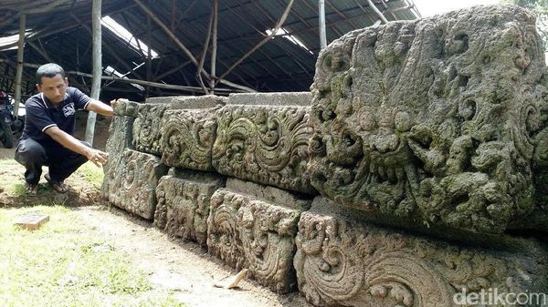Candi Minakjinggo yang Sarat Makna