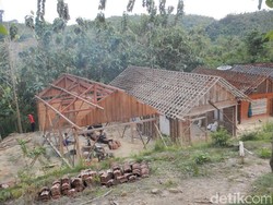 Pemkab Belum Turun Tangan Tangani Korban Tanah Retak di Bojonegoro