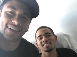 Kunjungan Spesial Neymar untuk Gabriel Jesus