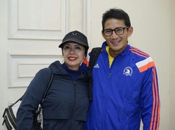 Sempat Tertunda, Sandiaga Antar Istri Berobat ke Tokyo