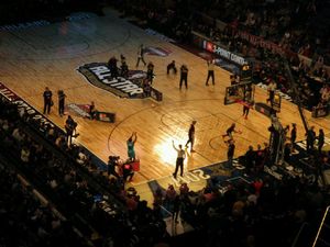 Meski Disoraki Tiap Menembak Bola, Eric Gordon Juara 3 Point Contest Meski Disoraki Tiap Menembak Bola, Eric Gordon Juara 3 Point Contest