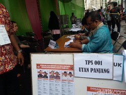 Pemilih di TPS 001 Utan Panjang Berkurang Saat Pencoblosan Ulang