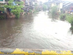 Hujan Deras Sebabkan Genangan di Sejumlah Permukiman Jakarta