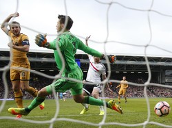 Hat-trick Kane Loloskan Spurs ke Perempatfinal