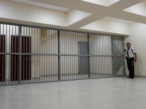 Di Ruang Ini, Koruptor Melepas Rindu dengan Keluarga