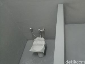 Berlantai Semen, Tahanan Korupsi KPK Tidur Bareng dengan Kakus