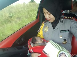 Warga Kampar Riau Temukan Bayi yang Dibuang di Depan Rumahnya