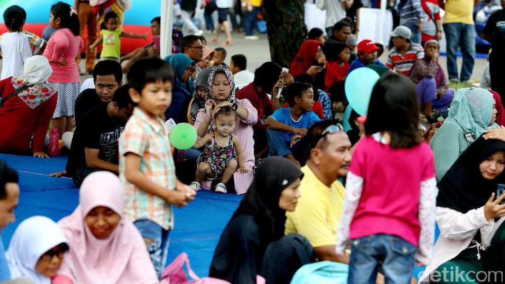 Warga Cirebon Tumpah Ruah di Pesta Datsun