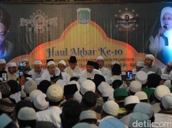 Lagu Indonesia Raya Dinyanyikan Ribuan Jamaah Haul Akbar di Pasuruan