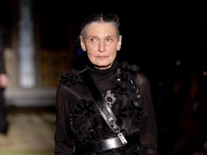 Desainer Pakai Nenek 73 Tahun Jadi Model di London Fashion Week