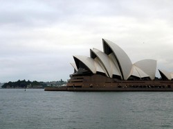 Bom Waktu Australia: Warganya Kebanyakan Utang KPR