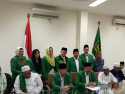 KH Noer Iskandar: Kalau Ahok Dukung Islam, Ya Harus Dipilih