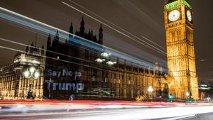Say No to Trump Nampang di Istana Westminster