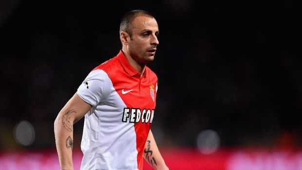 Adebayor dan Berbatov Ditawarkan ke Bali United?