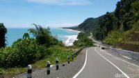 4 Jalan dengan Pemandangan Indah ini Hanya Ada di Indonesia