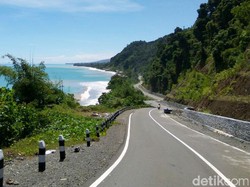 Berada di Pinggir Laut, ini Penampakan Trans Papua Barat