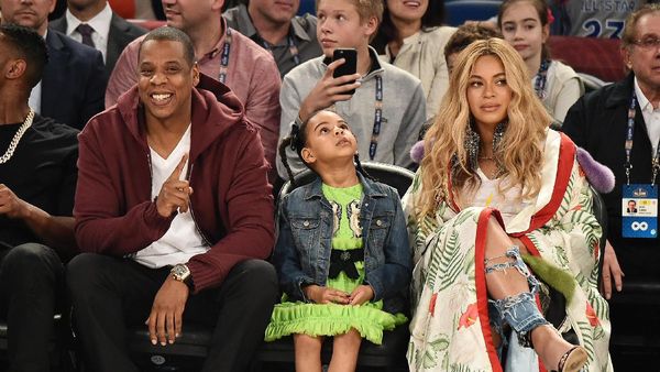 Gaya Kasual Beyonce saat Habiskan Akhir Pekan Bersama Keluarga