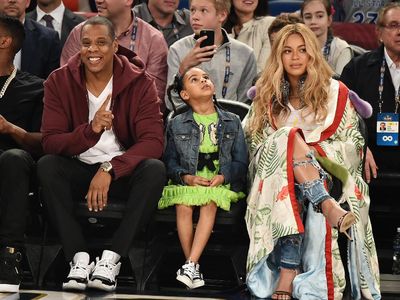 Gaya Kasual Beyonce saat Habiskan Akhir Pekan Bersama Keluarga