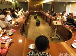 Di Aksi 212, FUI akan Temui Komisi III DPR dan Tuntut 3 Hal