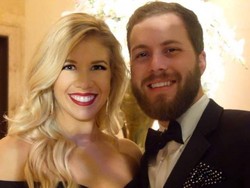 Pasangan Ini Kabarkan Keberhasilan Bayi Tabung Mereka dengan Cara Unik